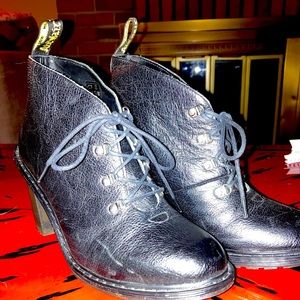 Dr. Martens Annika Boots 7